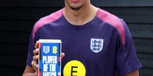 【龙八国际】官方：阿诺德当选友谊赛英格兰3-0波黑的队内最佳球员