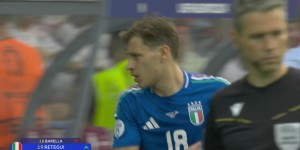 【龙八国际】搏命！意大利第63分钟换人：撤下巴雷拉，换上中锋雷特吉