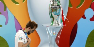 【龙八国际】这就是命？凯恩欧洲杯两连亚，连续两届带队领取亚军奖牌…