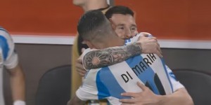 【龙八国际】泪洒赛场！36岁迪马利亚被换下结束阿根廷队生涯，与梅西深情拥抱