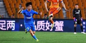 【龙八国际】炎热天气比赛消耗极大，刘洋感慨：感觉中场15分钟不够歇的?