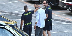 【龙八国际】人逢喜事?枪手准新援梅里诺出发前往伦敦体检，转会完成倒计时