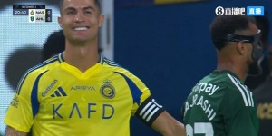 【龙八国际】岁月催人老?39岁C罗底线附近急停再扣球，追不上球自己都笑了