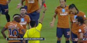 【龙八国际】灾难首秀?斯莫林沙特联首秀，6分钟进乌龙+55分钟被直红罚下