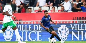 <?php the_title(); ?>