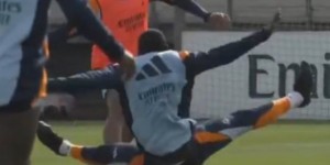 【龙八国际】今日趣图：?恭喜我厂以11粒丢球数追平曼联?