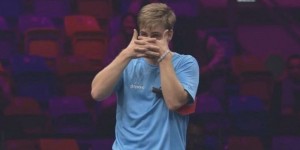 【龙八国际】?⚽️酷！乒乓球选手莫雷加德模仿同胞约克雷斯的庆祝动作