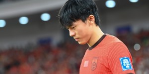 【龙八国际】胡荷韬：年轻球员带给国足更多的竞争，我们肯定是百分百用全力