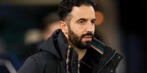 【龙八国际】阿莫林：加纳乔踢出一场全面的比赛 海文踢得很放松也很有侵略性