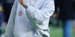 【龙八国际】又耍帅！德保罗晒帅照，梅西评论：哈哈哈哈，你这狗娘养的