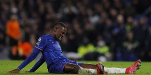 【龙八国际】🤕锋线危机！电讯报：杰克逊最早4月初复出，小将吉乌也将长期伤缺