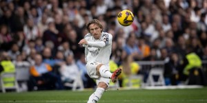 【龙八国际】西媒：弗洛伦蒂诺和一些高层认为，莫德里奇不适合在关键战首发