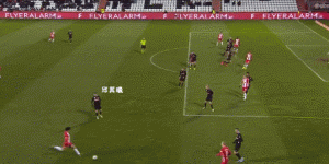 【龙八国际】南野拓实-黄喜灿生涯6次合作进球GIF：曾联手攻破利物浦城门