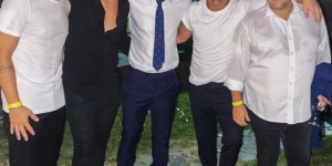 【龙八国际】歌手Los Totora晒与梅西合影，两人参加了安东内拉妹妹婚礼