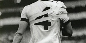 【龙八国际】何谓皇帝？世界杯半决赛贝肯鲍尔肩膀脱臼 绷带吊住胳膊坚持比赛