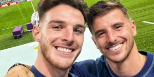 【龙八国际】赖斯社媒晒与芒特合照：生日快乐，我的兄弟❤️