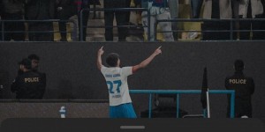 【龙八国际】小菲评论亚马尔INS：你现在能买WIFI了不？后者回复：不，继续蹭