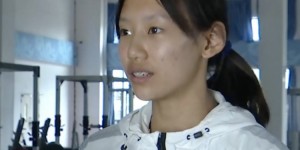 【龙八国际】生涯首个赛季4球2助，19岁山东体彩女足球员周小涵：偶像是梅西