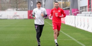 【龙八国际】拜仁官方：格雷罗恢复跑步训练，球员此前大腿肌肉受伤