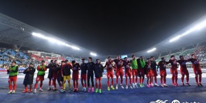 【龙八国际】穆斯卡特：非常满意球员的状态，会坚持争取不断创造进球的打法