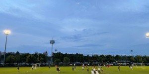 【龙八国际】比赛受天气影响延期，武磊：辛苦远征军们，大家一定注意安全