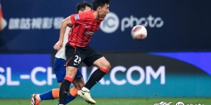 【龙八国际】徐正源：中场球员表现都不错，今天处于轮换考虑进行了人员调整