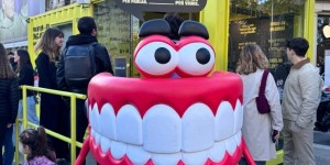 【龙八国际】唐佳丽晒外出游玩照：赠人玫瑰，手留余香?