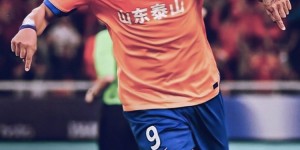 【龙八国际】状态迎来回勇，克雷桑发布泰山对阵青岛西海岸个人海报