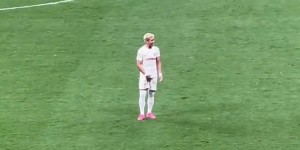 【龙八国际】买提江晒吃饭照：吃完这顿满血而归，生活还需继续