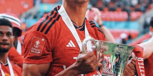 【龙八国际】20冠俱乐部?瓦拉内夺第20座俱乐部冠军 红魔生涯冠军作别