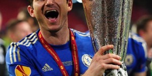 【龙八国际】23年前的今天，切尔西以1100万镑签下了兰帕德，之后的故事….