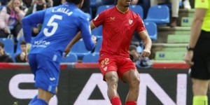 【龙八国际】世体：巴萨已经开始寻找阿劳霍替代者，他们有意巴代和乔纳森-塔