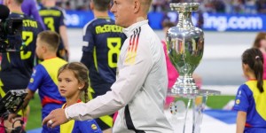 【龙八国际】全场仅传丢1球，这是克罗斯“最后一舞”的大师课