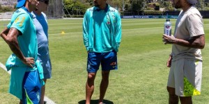 【龙八国际】内马尔晒与维尼修斯等巴西国脚合照：很高兴见到你们