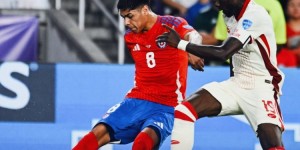 【龙八国际】半场-加拿大暂0-0十人智利 苏亚佐两黄一红被罚下场