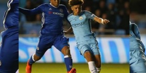 【龙八国际】里斯-詹姆斯晒旧照欢迎桑乔加盟切尔西：欢迎我的兄弟?