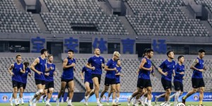 【龙八国际】作为一个家庭凝聚在一起?️深圳新鹏城完成赛前官训