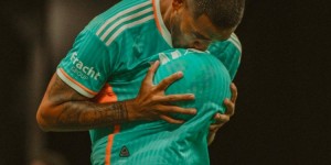 【龙八国际】半场-迈阿密1-0亚特兰大联 古赞超级巨大失误马丁内斯推空门