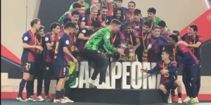 【龙八国际】祝贺老东家！小罗社媒晒巴萨捧杯视频：永恒的巴萨?