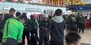 【龙八国际】博主：昨天遭遇停飞休息一晚，国安队首都机场今日再出发