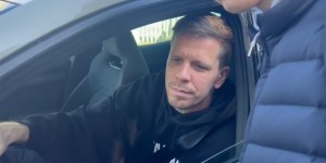 【龙八国际】记者：弗里克周一给巴萨全队放假，只有什琴斯尼今天还去训练