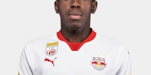 【龙八国际】罗马诺：罗马正谈判租借+买断签21岁萨尔茨堡红牛后卫杜亚斯