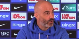 【龙八国际】马雷斯卡：范尼一直4后卫今天突然5后卫 我准备的战术全部作废了