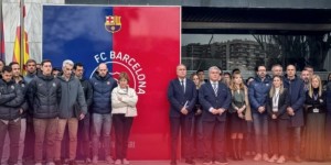 【龙八国际】巴萨本周一为意外去世的一线队队医米尼亚罗举行了一分钟默哀仪式