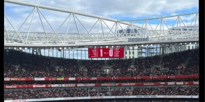 【龙八国际】心系球队❤哈弗茨赛后晒比分牌，庆祝阿森纳击败老东家切尔西