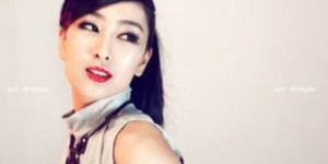 【龙八国际】马苏踏青照片，新剧《绿水青山带笑颜》让观众充满期待