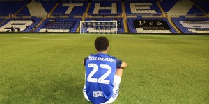 【龙八国际】先见之明？2020年伯明翰退役了贝林厄姆的22号球衣，当时他才17岁