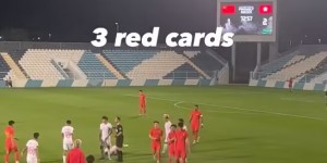 【龙八国际】博主：国足第三张红牌应该是吴少聪出现暴力犯规被罚下