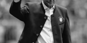 【龙八国际】官方：为纪念贝肯鲍尔，德甲第17轮比赛前将默哀一分钟