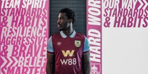 【龙八国际】切尔西外租前锋大卫-福法纳近2轮英超2球1助，为伯恩利拿到1分